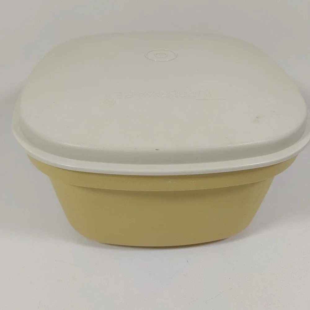 Tupperware Steam & Store 888-10 w/ Lid‎ & 889-10 Harvest Gold